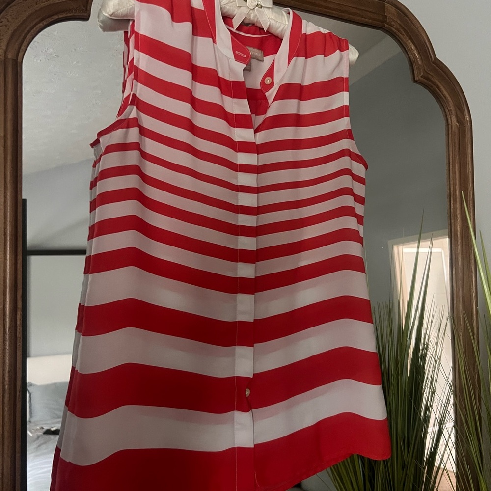Banana Republic Red and White Sleeveless Blouse with Mandarin Collar